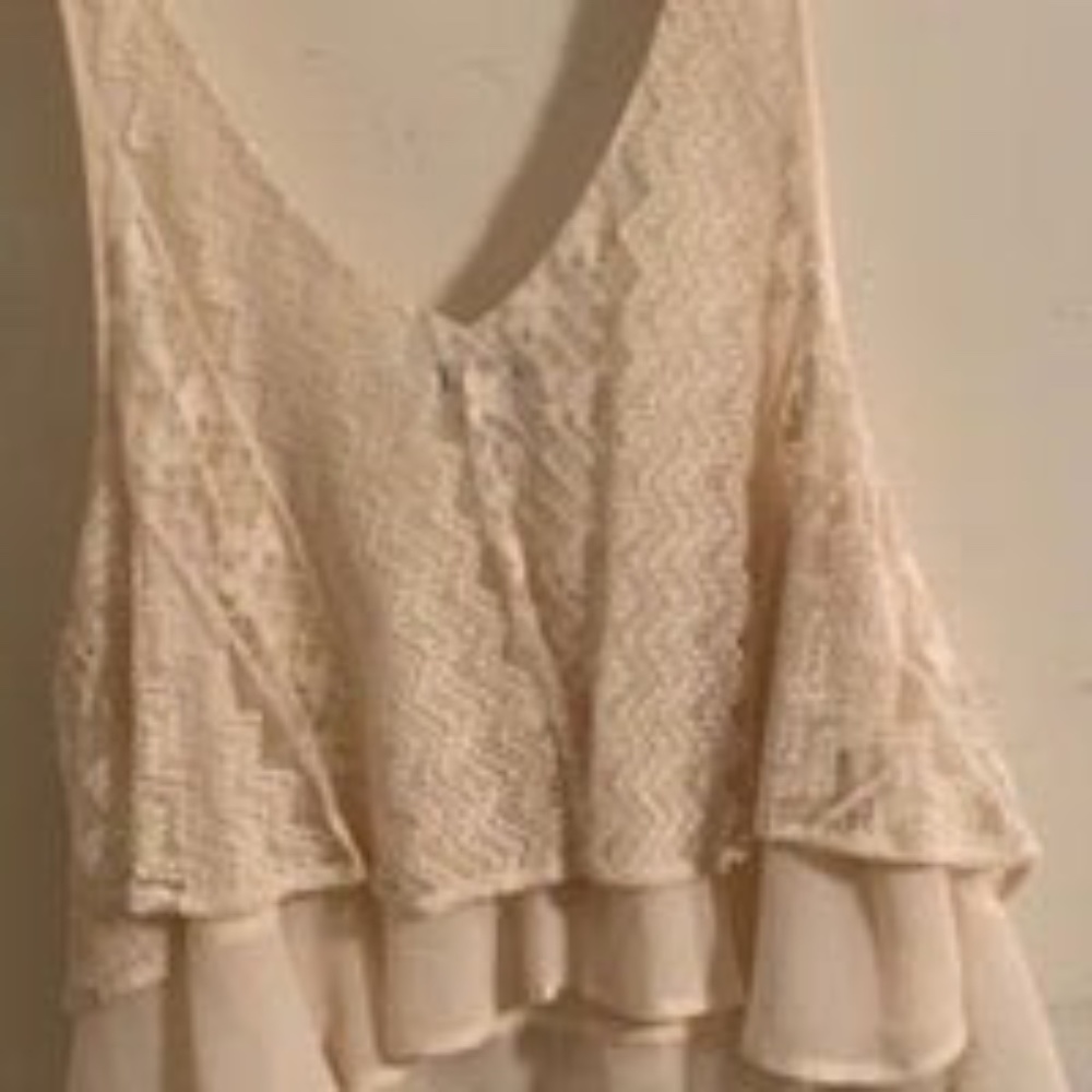 Bar III Lace Cream tank top M - flowy/sexy